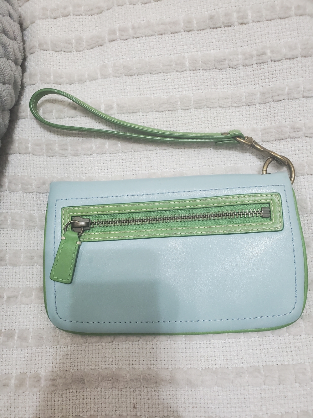 Coach Legacy Vintage, Light Blue and Green Leather Wristlet Clutch - Picture 2 of 4